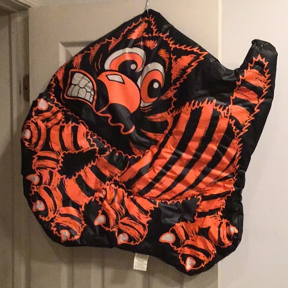 Halloween scaredy-cat door chum - Picture 1 of 3